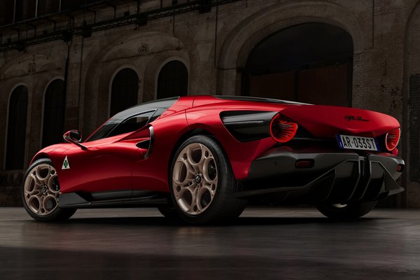 2025 Alfa Romeo 33 Stradale