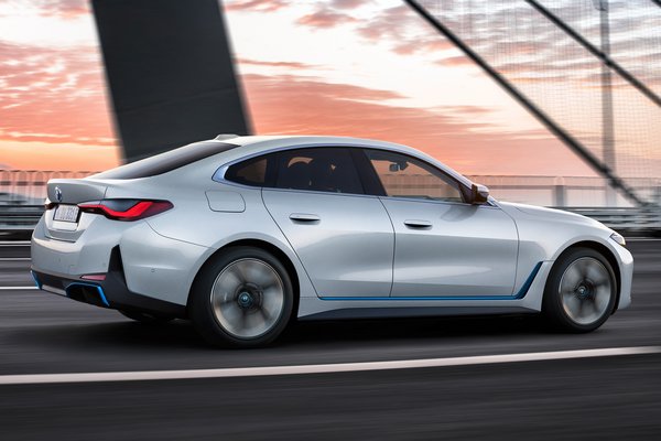 2024 BMW i4