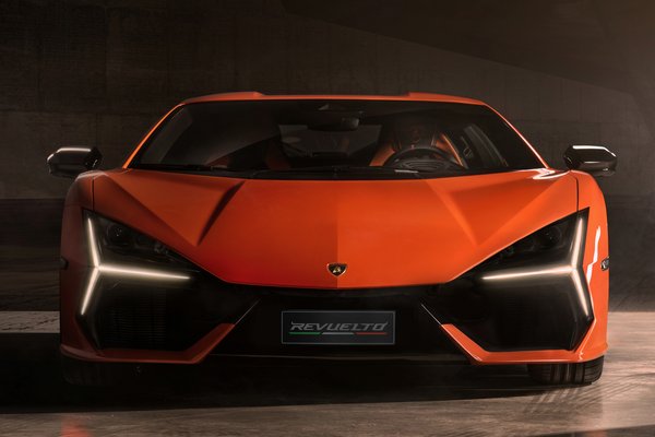 2024 Lamborghini Revuelto