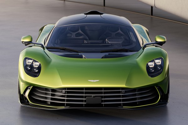 2025 Aston Martin Valhalla