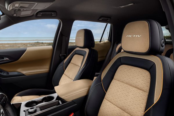 2025 Chevrolet Equinox Activ Interior