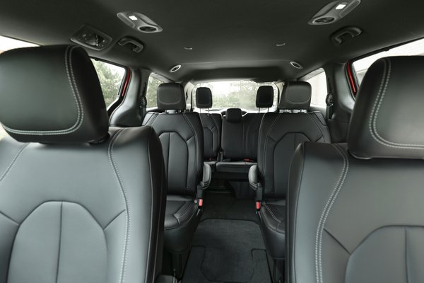 2025 Chrysler Voyager Interior