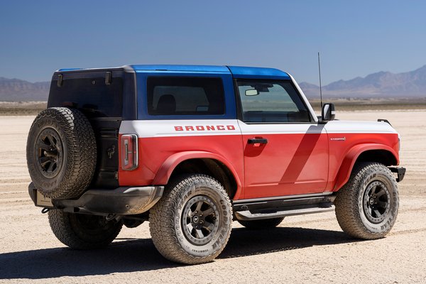 2025 Ford Bronco 2d