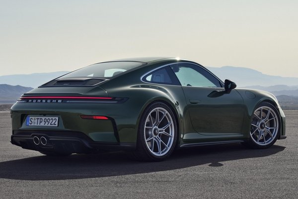 2025 Porsche 911 GT3 with Touring package