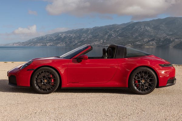 2025 Porsche 911 Targa 4 GTS