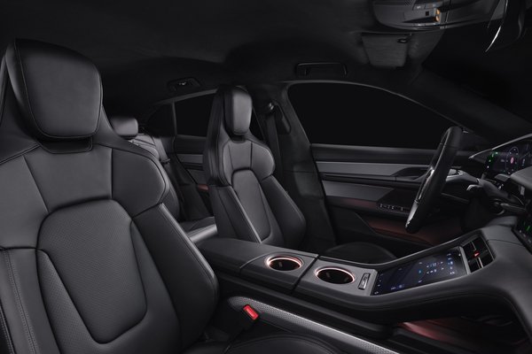 2025 Porsche Taycan Interior