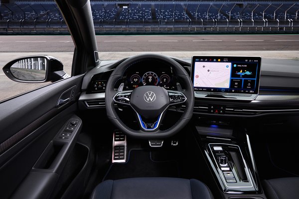 2025 Volkswagen Golf R Black edition Instrumentation